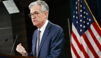 联储局FOMC维持利率不变  料年内再加息1次 明年减息幅度逊预期