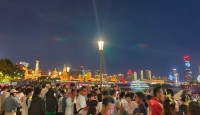 國慶黃金周｜61萬旅客湧上海外灘慶祝  創2019年以來最高