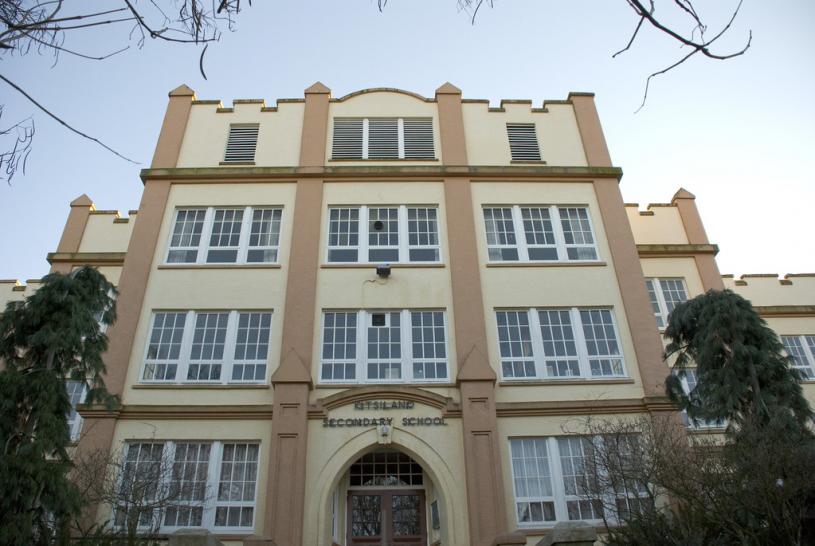 温市西区基斯兰奴中学(Kitsilano Secondary School)。网上图片