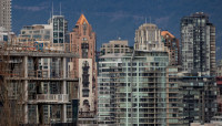 加拿大的《外國人買房禁令》實施一年  有效果嗎？