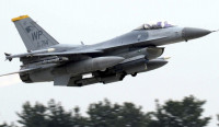 駐韓美軍一架F-16戰鬥機墜毀　機師安全獲救
