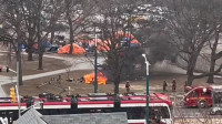 多市公园露宿者帐篷石油气着火  浓烟直冲半空