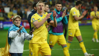 欧国杯｜乌克兰绝杀反胜冰岛跻决赛周 为战乱国民打气 总统：乌克兰人永不退缩！