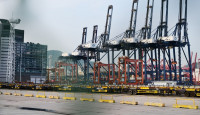 貨櫃碼頭吞吐量排名跌出十大 運輸及物流局：本港港口實力綜合全面