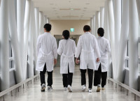 南韓醫生工潮︱韓政府首讓步　允減少擴招醫科生