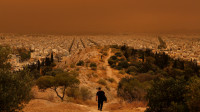 北非沙尘暴笼罩  雅典变橙色