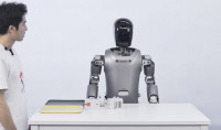 科技/有片| 中国制Walker S机器人联乘百度 强化自然语言实时推理能力
