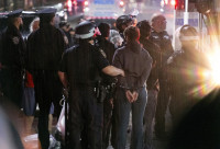 美大学挺巴示威逾2100人被捕  哥大校园曾有警员意外开枪