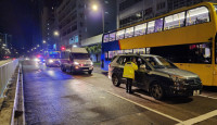 沙田私家车小沥源路灯位停路中 男司机吹波仔超标涉醉驾被捕
