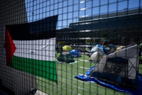 温岛维多利亚大学生声援巴勒斯坦在校园扎营