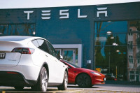 【評論】特斯拉無人駕駛叫車服務將上路 是成或是敗?