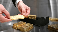 金价急回造就良机 国内外资金大举捞底 摩通上调明年底目标5055美元