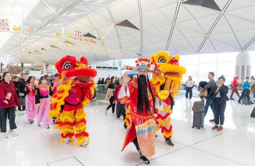 农历年多伦多来回香港机票1000元  赶及年初一拜年